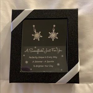 Snowflake earrings